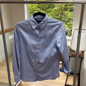 Women’s Banana Republic Light Blue Dress Shirt
